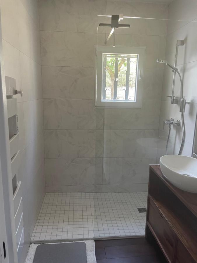 Bed and Breakfast Les Terrasses Des Gardies Pignan Екстер'єр фото
